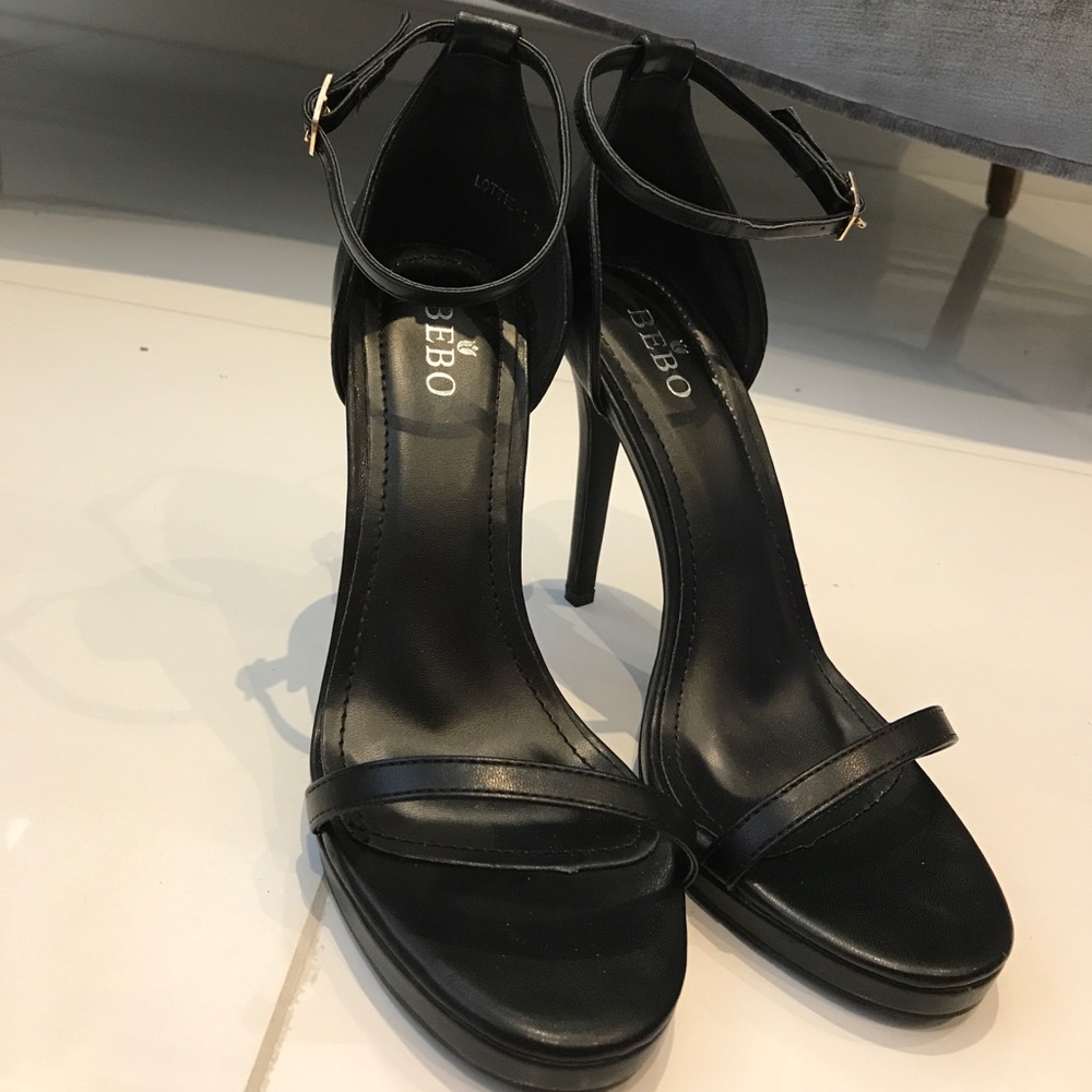 BLACK LEATHER MINIMAL PLATFORM HEELS (US9)